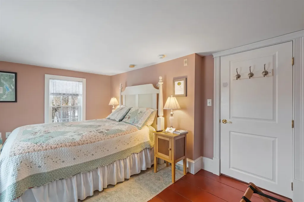 53 Parade Road Meredith NH 03253