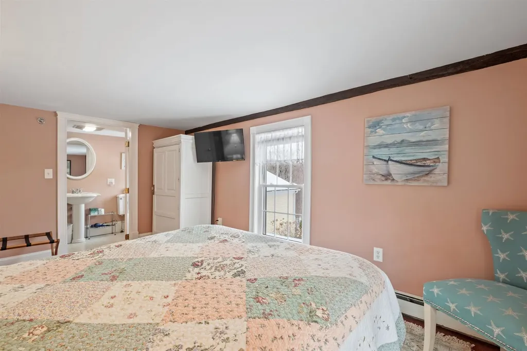 53 Parade Road Meredith NH 03253