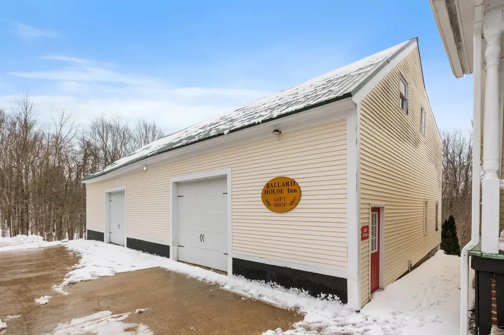 53 Parade Road Meredith NH 03253