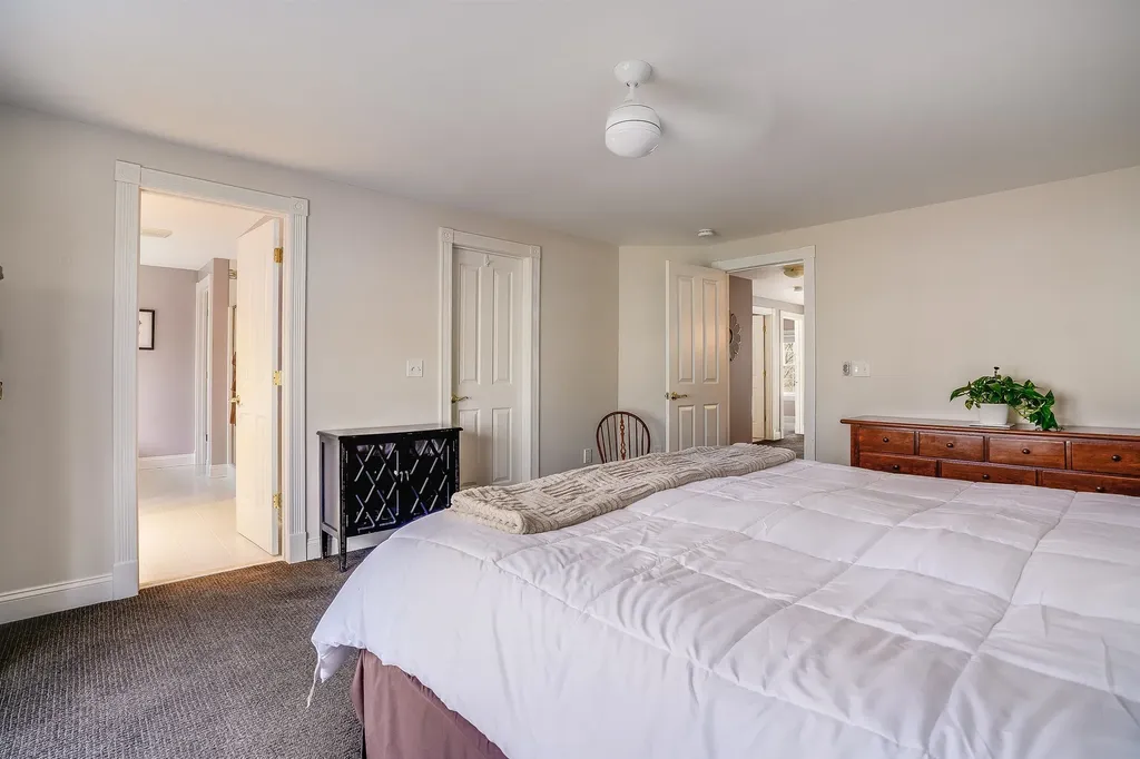 14 Monadnock Lane Merrimack NH 03054