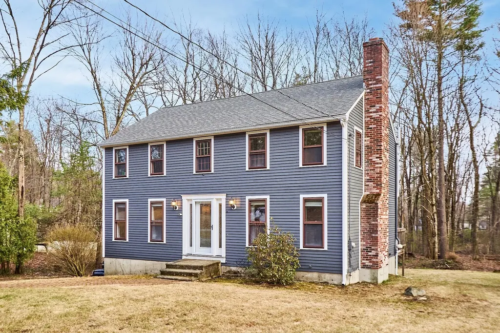 4 Brier Lane Derry NH 03038