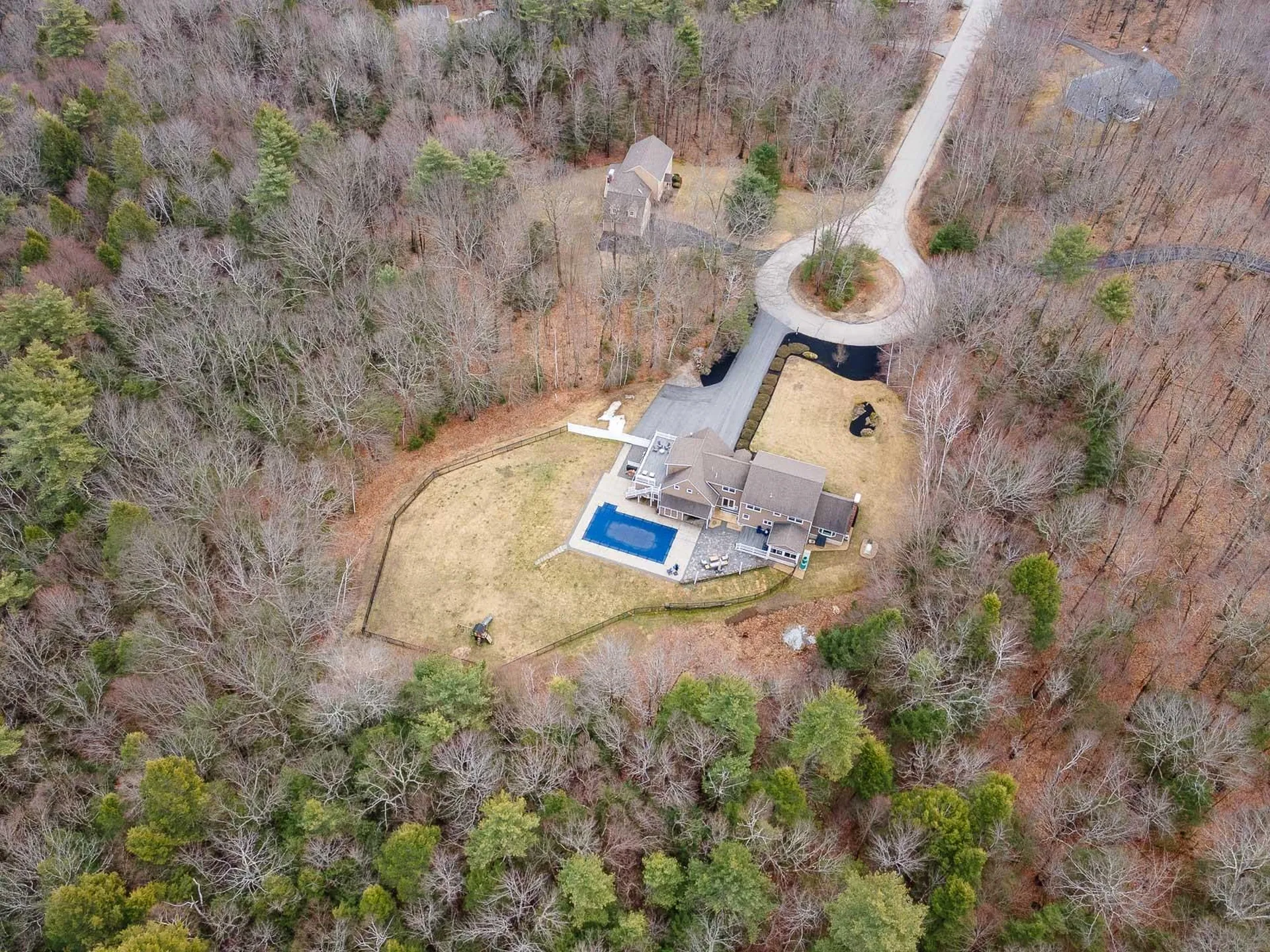 29 Colonial Drive Auburn NH 03032