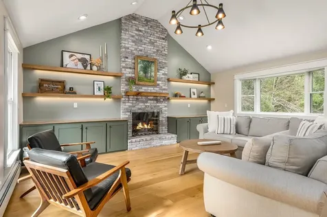 29 Colonial Drive Auburn NH 03032