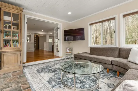 29 Colonial Drive Auburn NH 03032