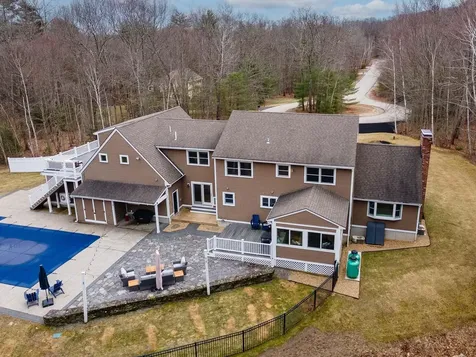 29 Colonial Drive Auburn NH 03032