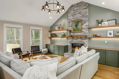 29 Colonial Drive Auburn NH 03032