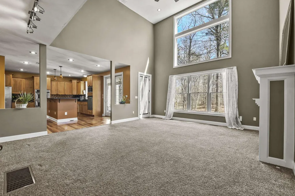 20 Welch Road Londonderry NH 03053