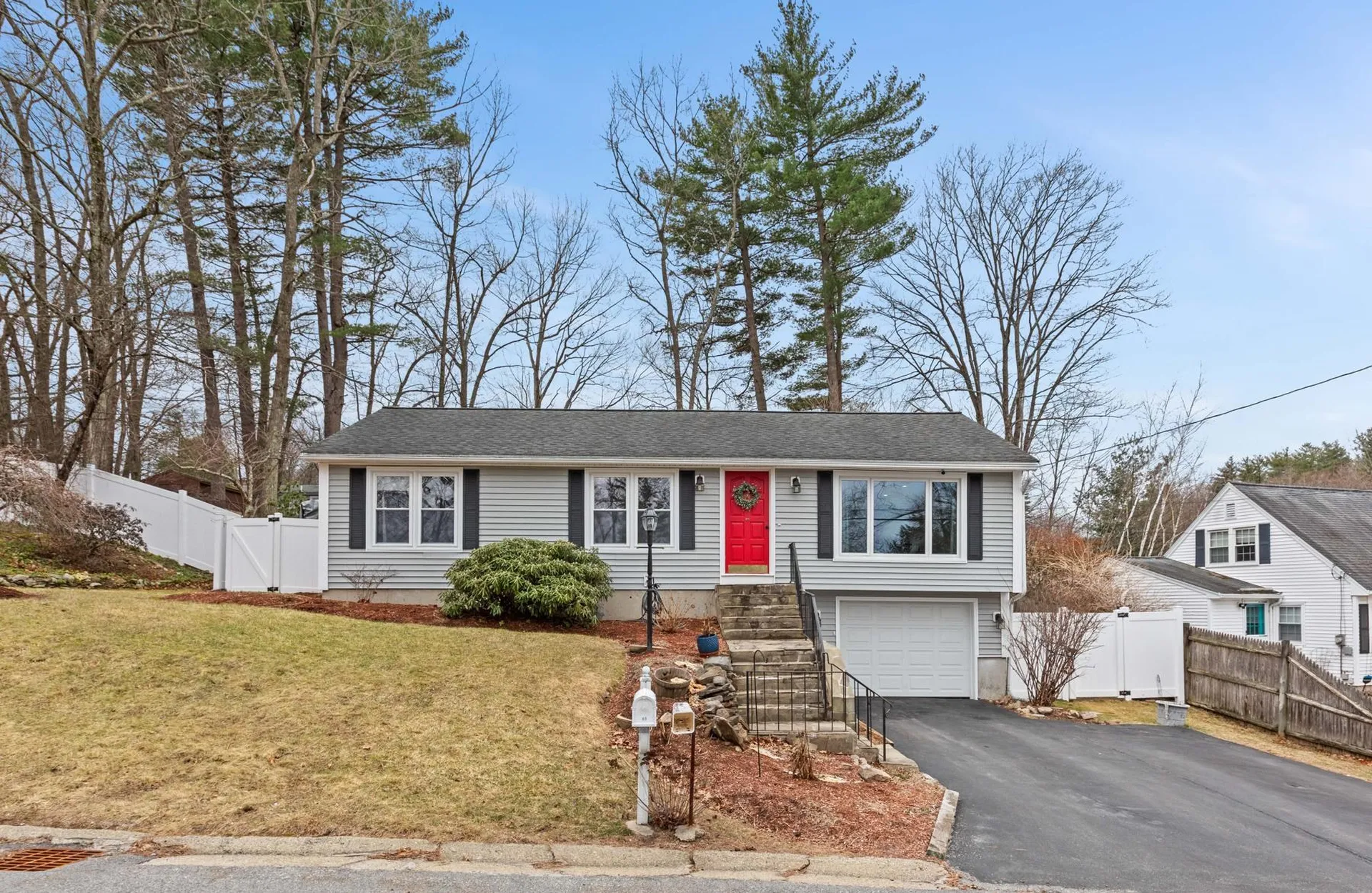 63 Robinhood Road Nashua NH 03062