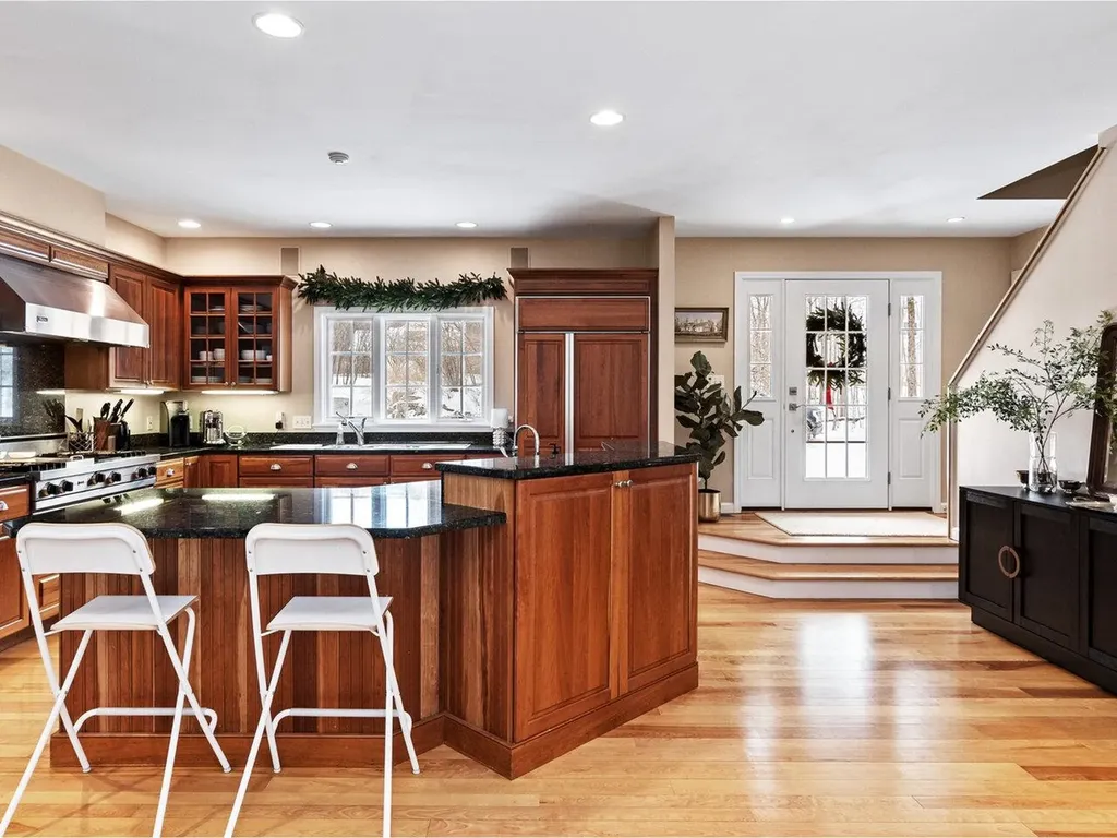 16 Wildwood Court Shelburne VT 05482
