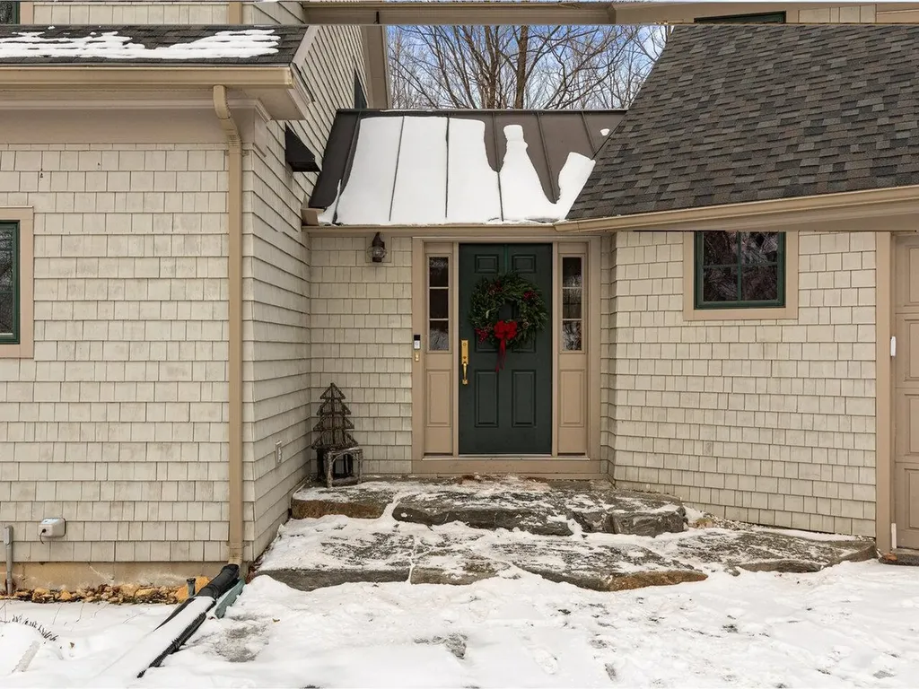 16 Wildwood Court Shelburne VT 05482