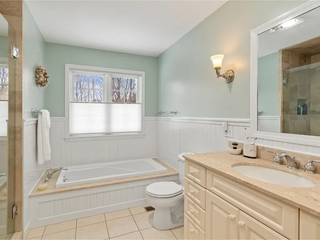 16 Wildwood Court Shelburne VT 05482