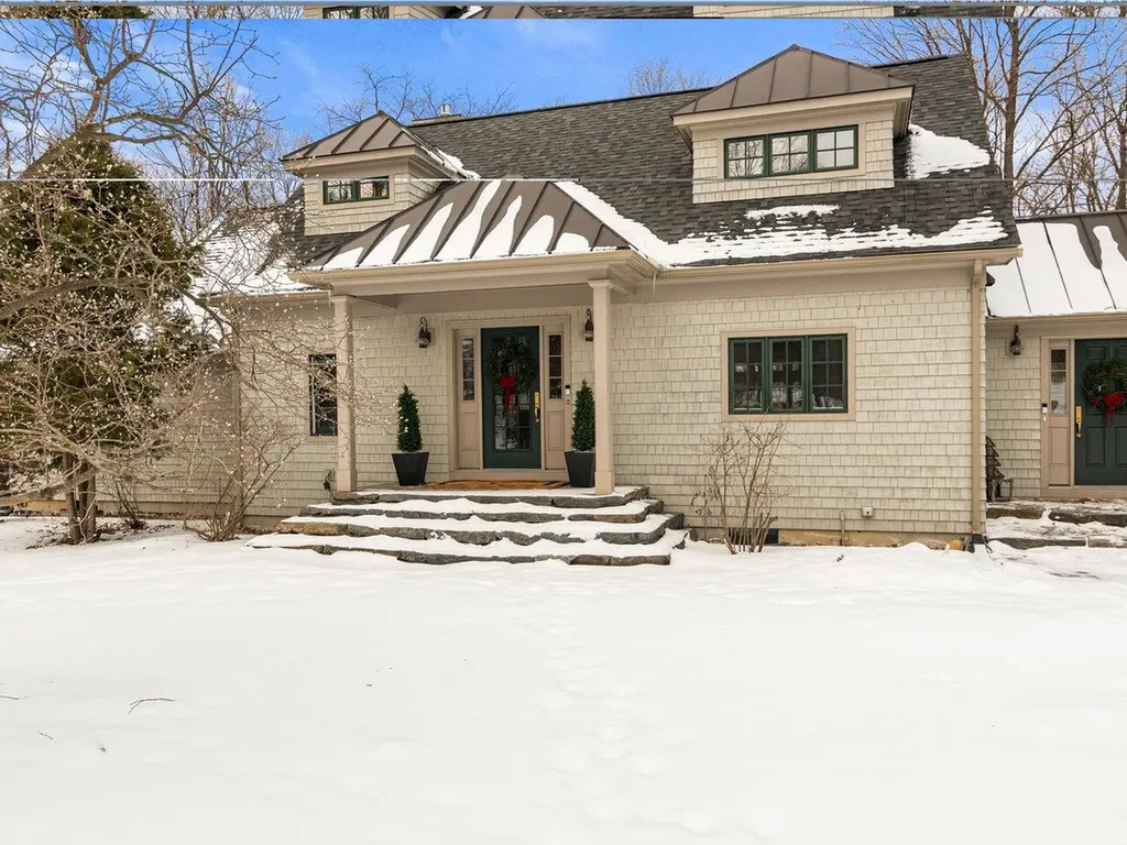 16 Wildwood Court Shelburne VT 05482