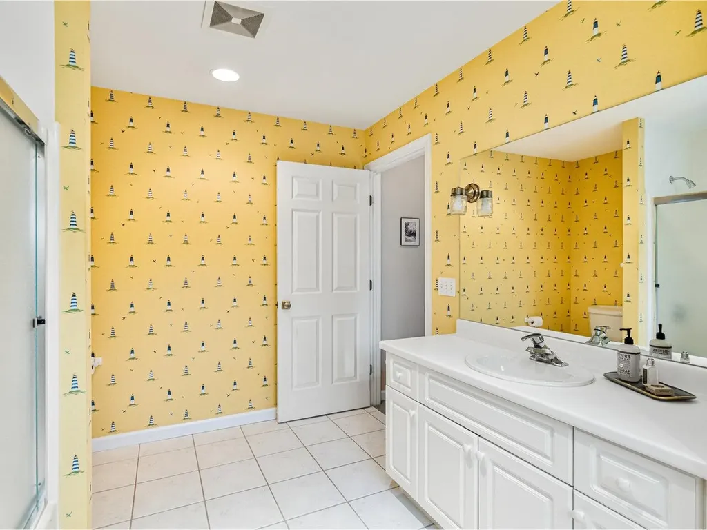 16 Wildwood Court Shelburne VT 05482