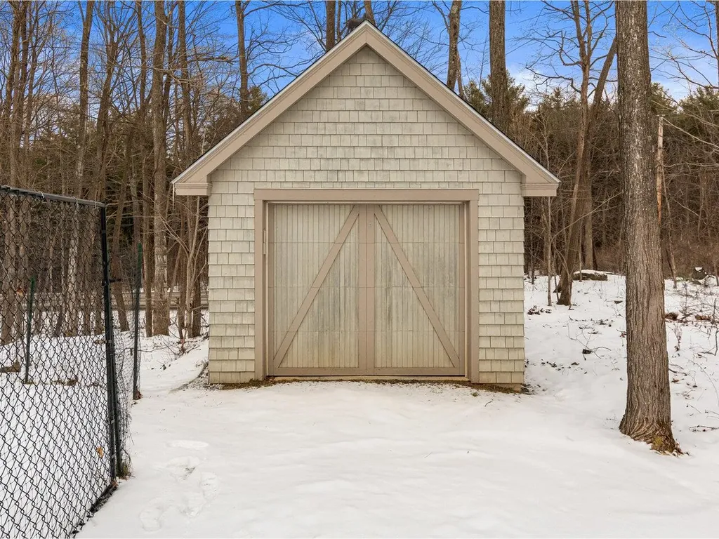 16 Wildwood Court Shelburne VT 05482