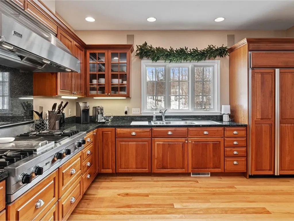 16 Wildwood Court Shelburne VT 05482