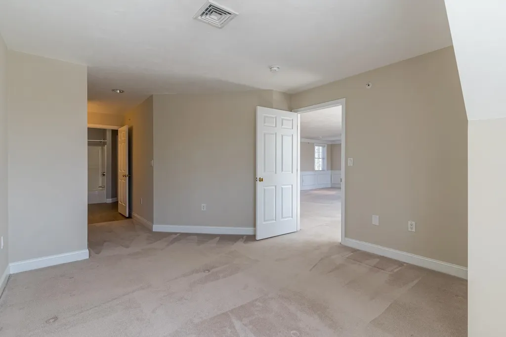 1 Sterling Hill Lane Exeter NH 03833