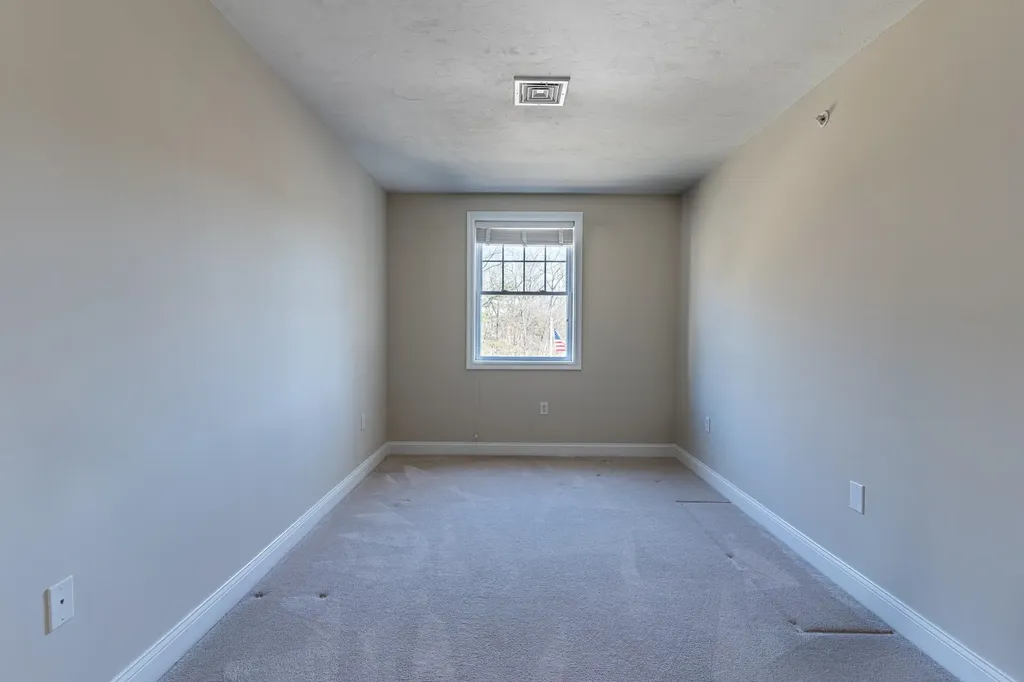 1 Sterling Hill Lane Exeter NH 03833