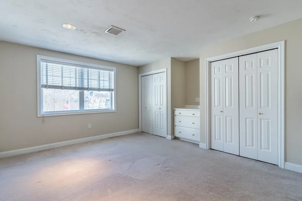 1 Sterling Hill Lane Exeter NH 03833