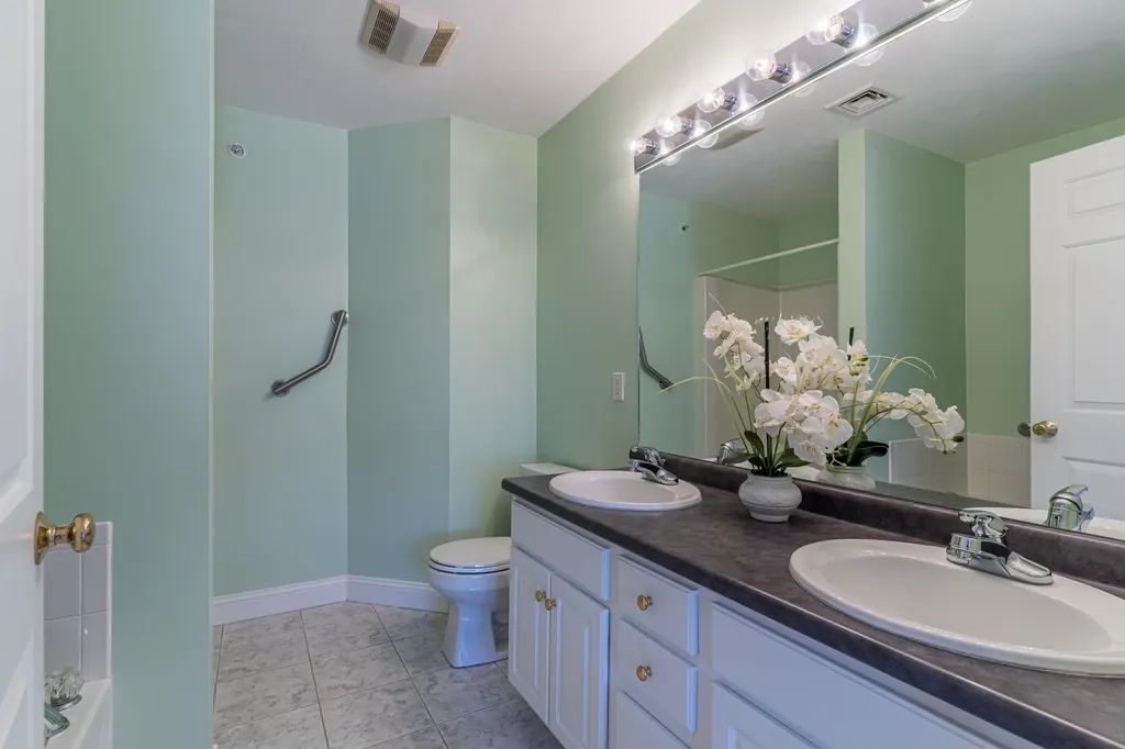 1 Sterling Hill Lane Exeter NH 03833