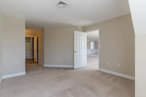 1 Sterling Hill Lane Exeter NH 03833