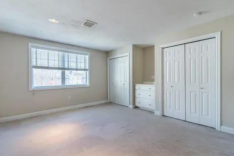 1 Sterling Hill Lane Exeter NH 03833