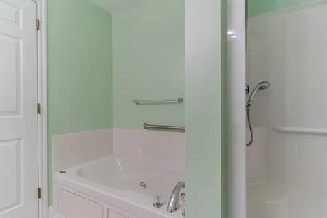 1 Sterling Hill Lane Exeter NH 03833