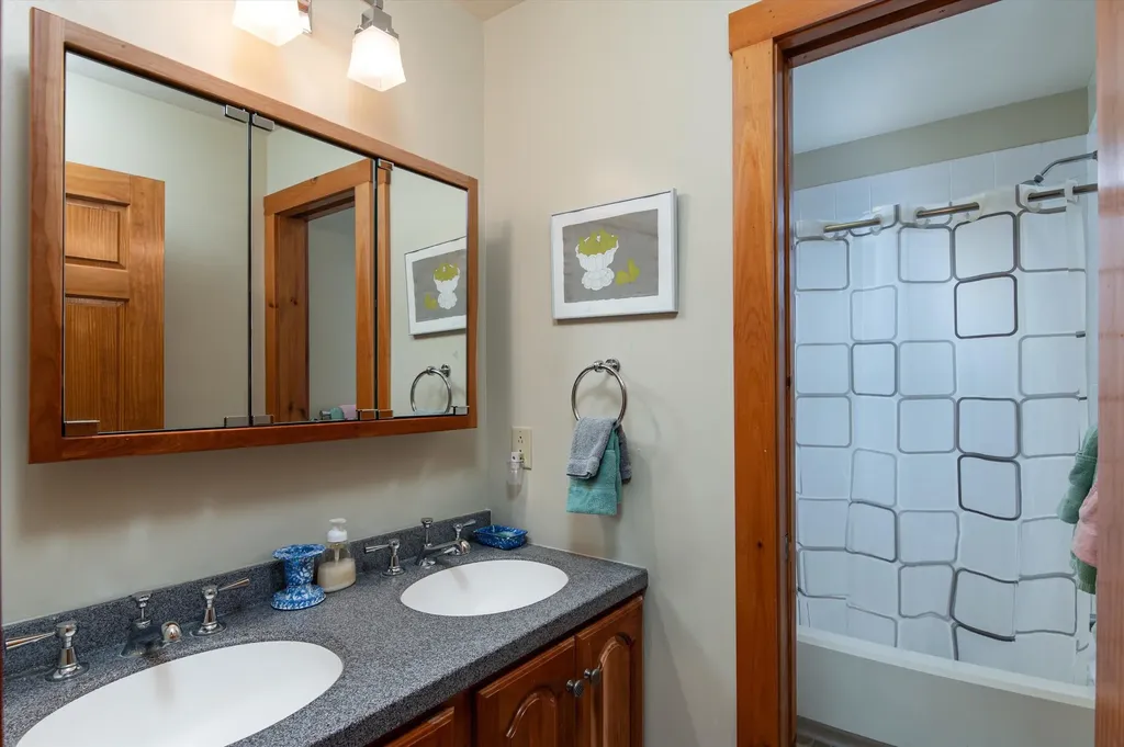 4 Garden Loop Road Winhall VT 05340