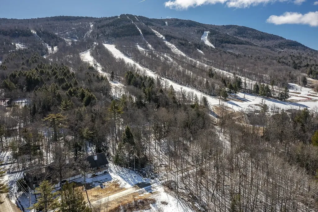 5 Snow Drift Lane Londonderry VT 05148