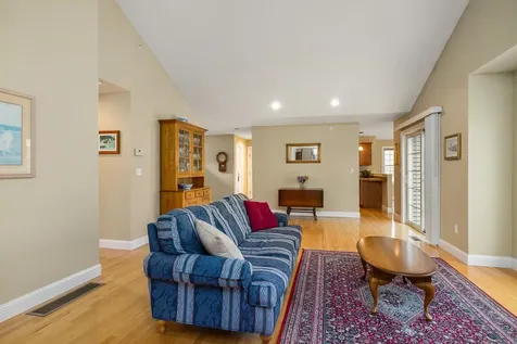 88 Risloves Way Fremont NH 03044