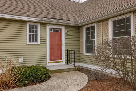 88 Risloves Way Fremont NH 03044