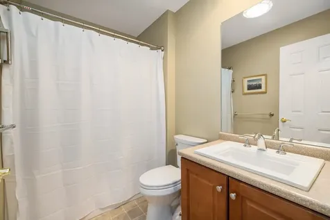 88 Risloves Way Fremont NH 03044