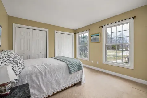 88 Risloves Way Fremont NH 03044