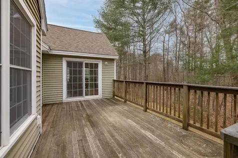 88 Risloves Way Fremont NH 03044