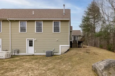 88 Risloves Way Fremont NH 03044