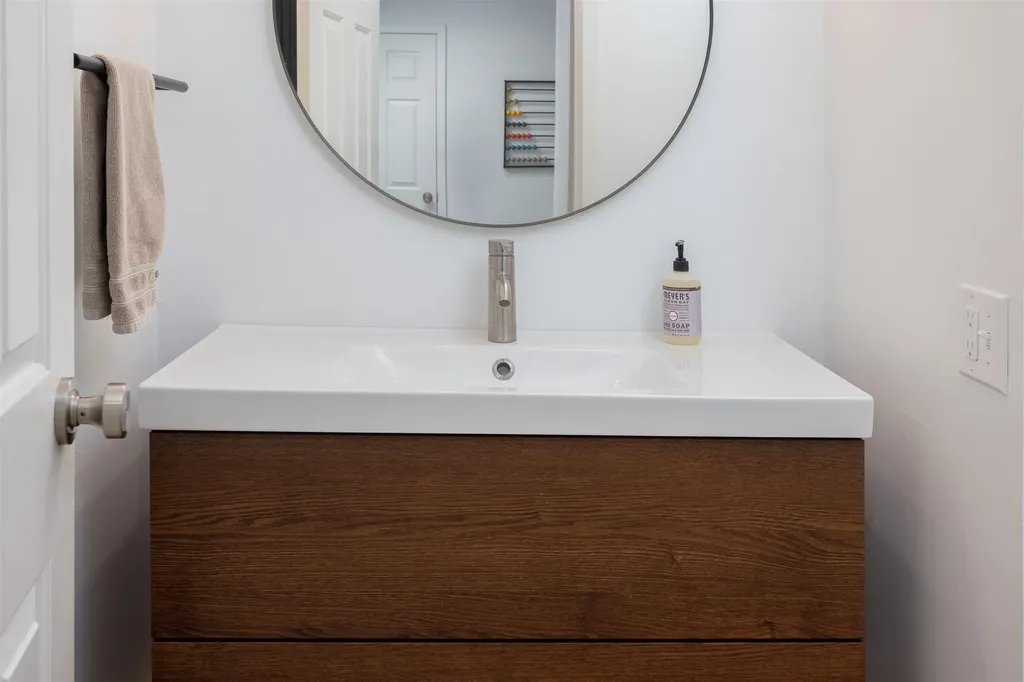 10 Lake Forest Drive Burlington VT 05401