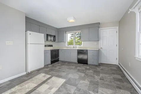 1047 Dover Road Epsom NH 03234