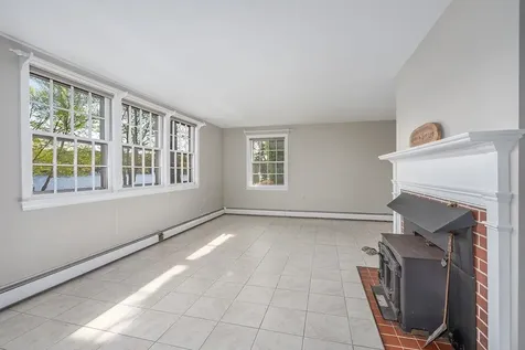 1047 Dover Road Epsom NH 03234