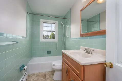 1047 Dover Road Epsom NH 03234