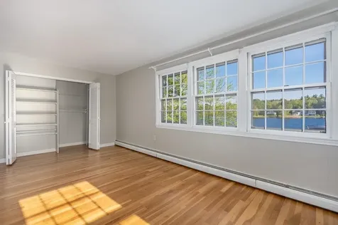 1047 Dover Road Epsom NH 03234