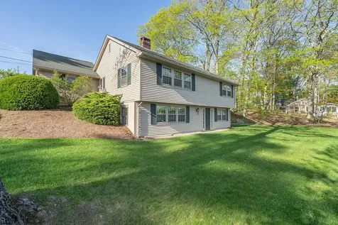 1047 Dover Road Epsom NH 03234