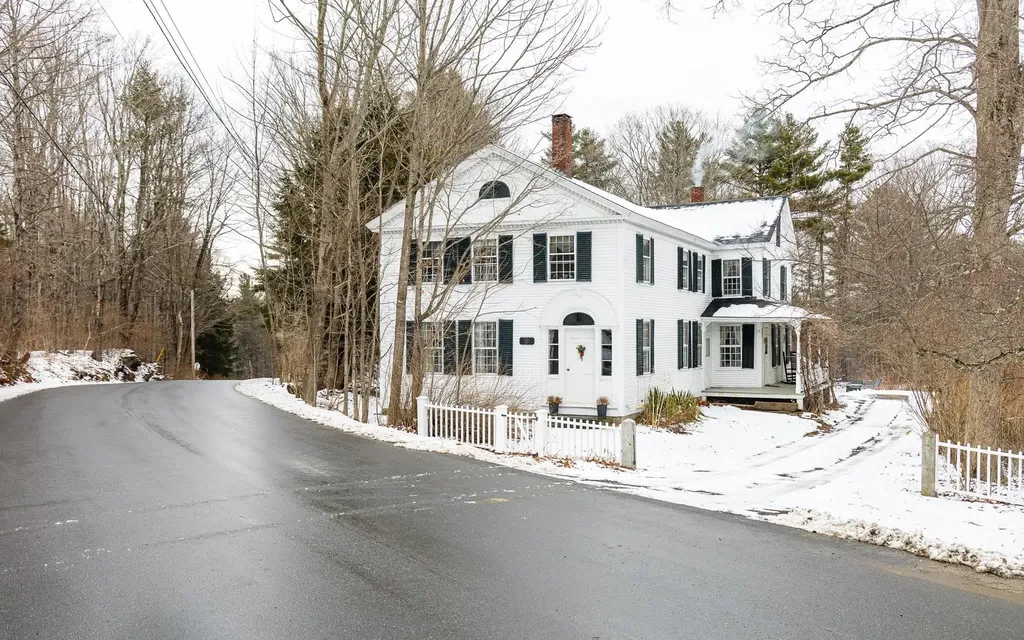 10 Cold Pond Road Acworth NH 03601