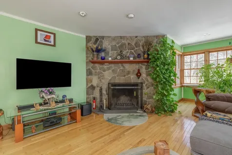 119 North Road Deerfield NH 03037
