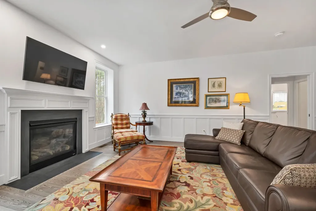 7 John Hardie Way Chichester NH 03234