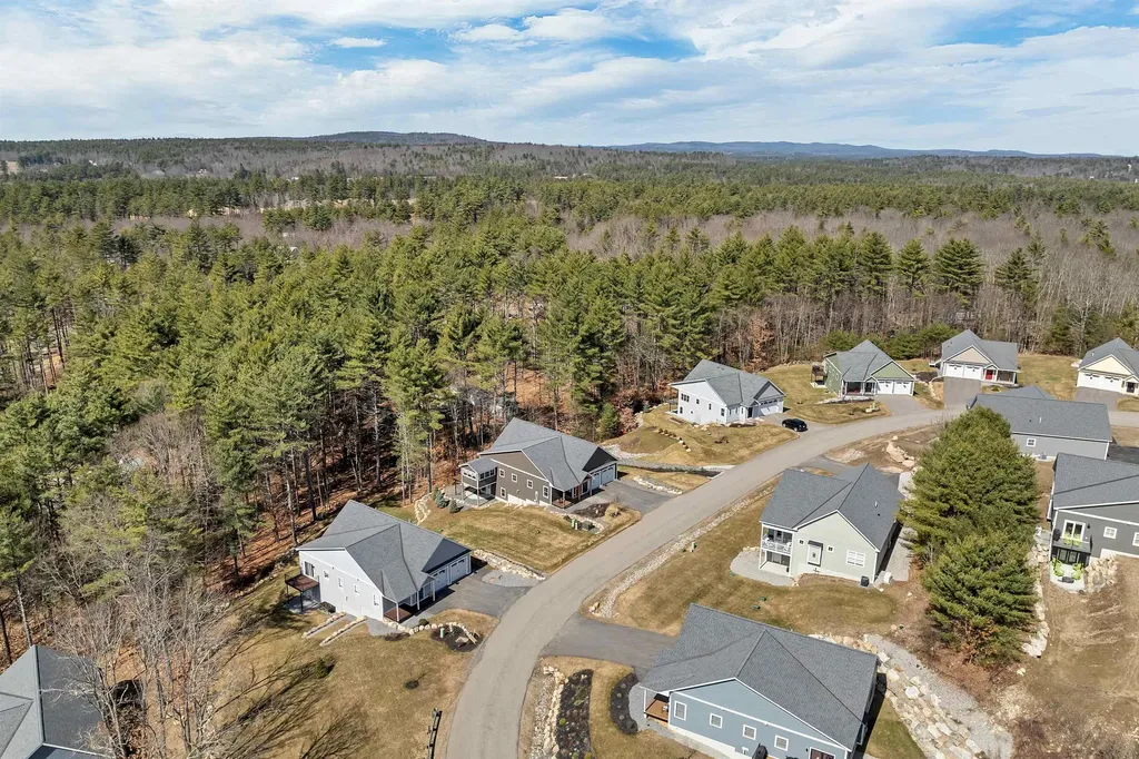 7 John Hardie Way Chichester NH 03234