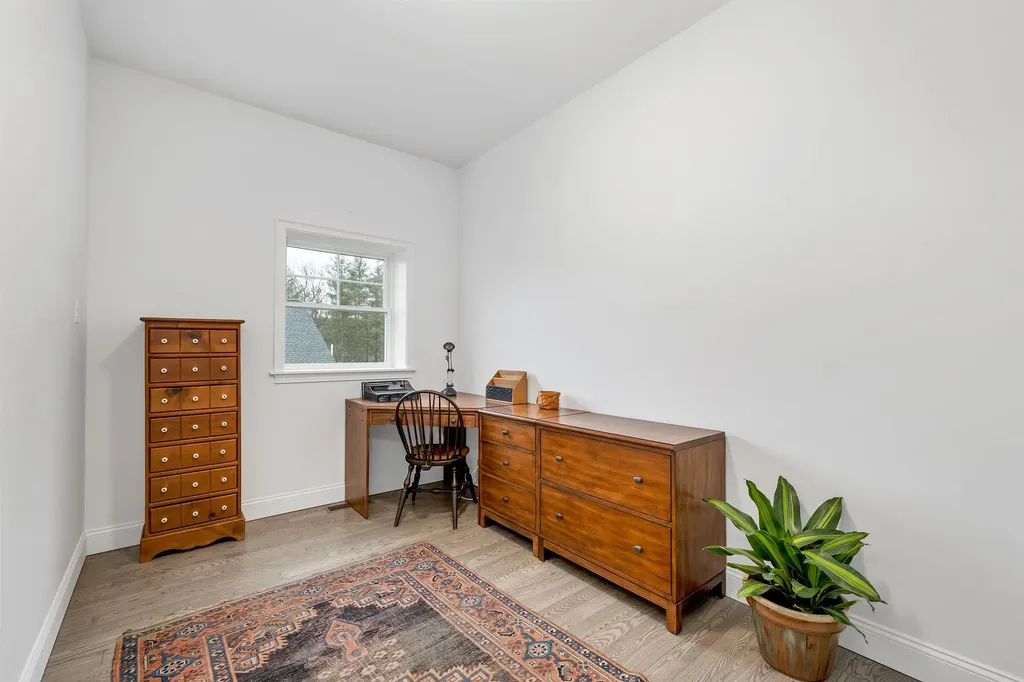 7 John Hardie Way Chichester NH 03234