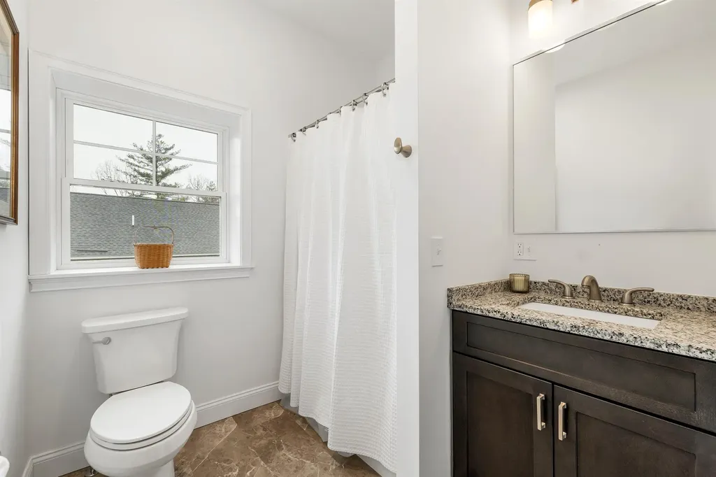 7 John Hardie Way Chichester NH 03234