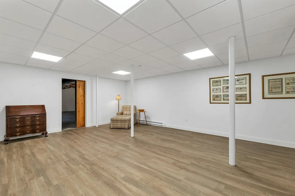 7 John Hardie Way Chichester NH 03234