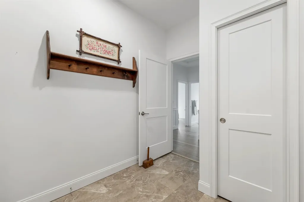 7 John Hardie Way Chichester NH 03234