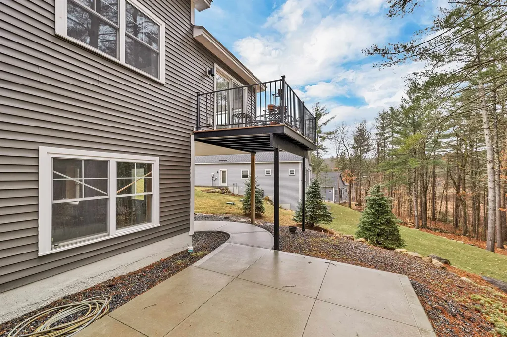 7 John Hardie Way Chichester NH 03234