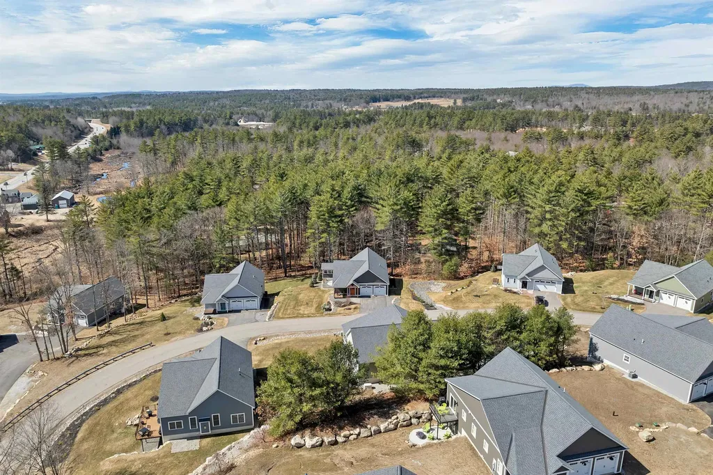 7 John Hardie Way Chichester NH 03234